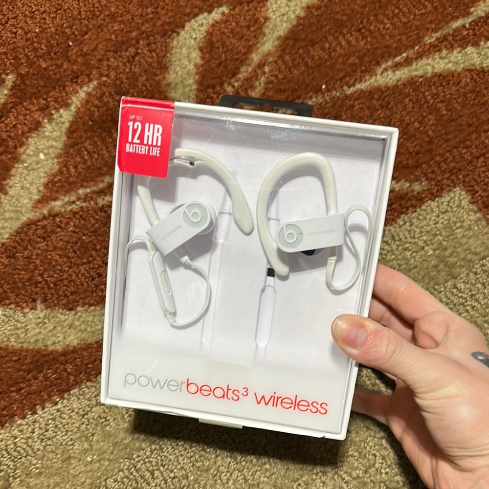 Powerbeats3 Wireless Earphones - White